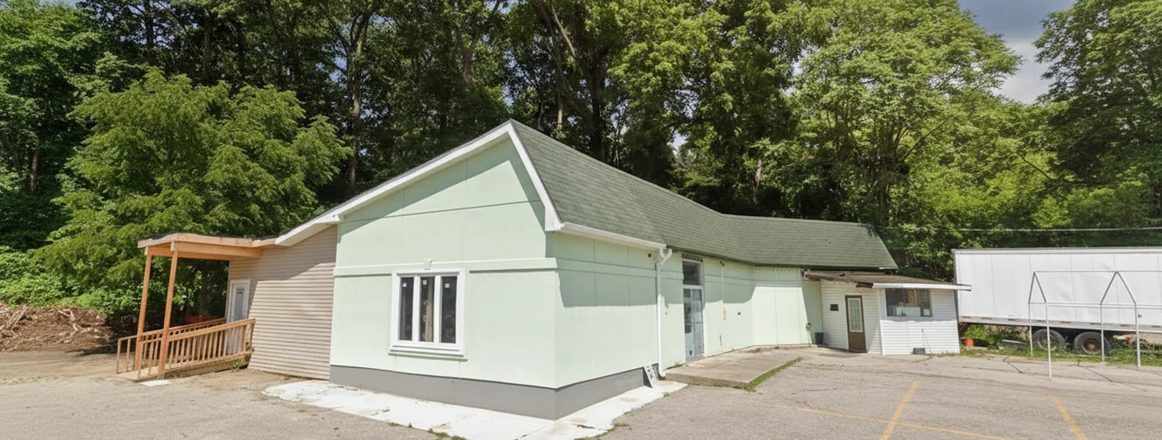 Exterior view of Faizan-e-Madina Etobicoke building
